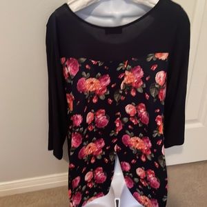 Paper moon by Stitch Fix Navy 3/4 sleeve shirt with flower open back Size M